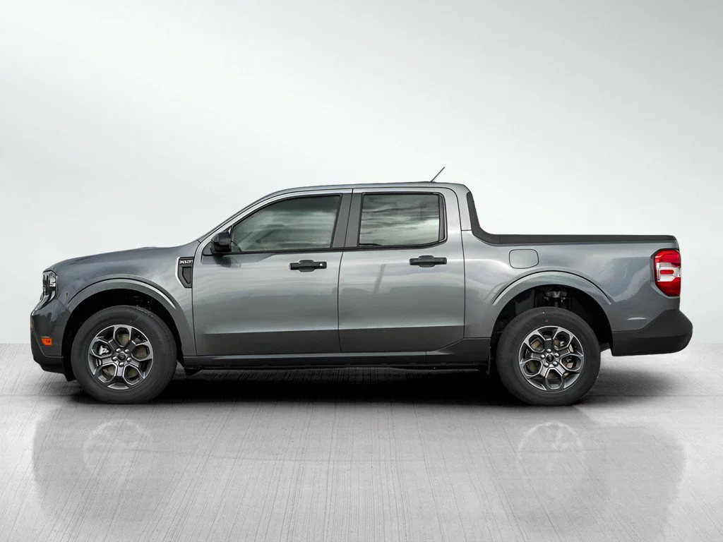 New 2026 Carbonized Gray Metallic Ford XLT image 3