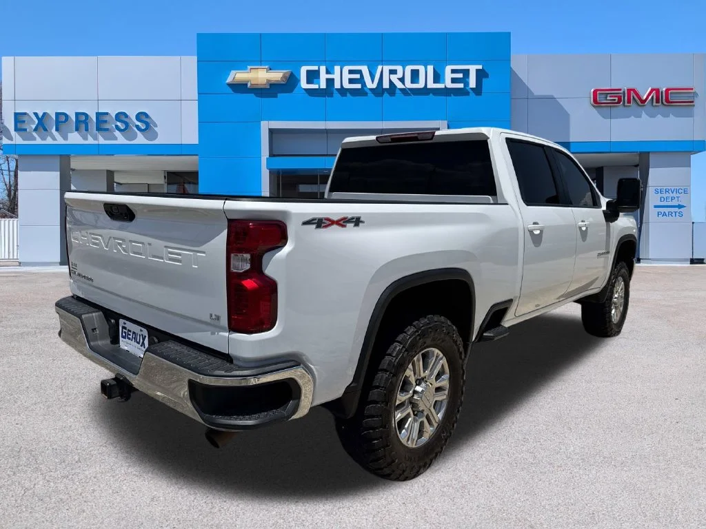 Used 2024 White Chevrolet LT image 12