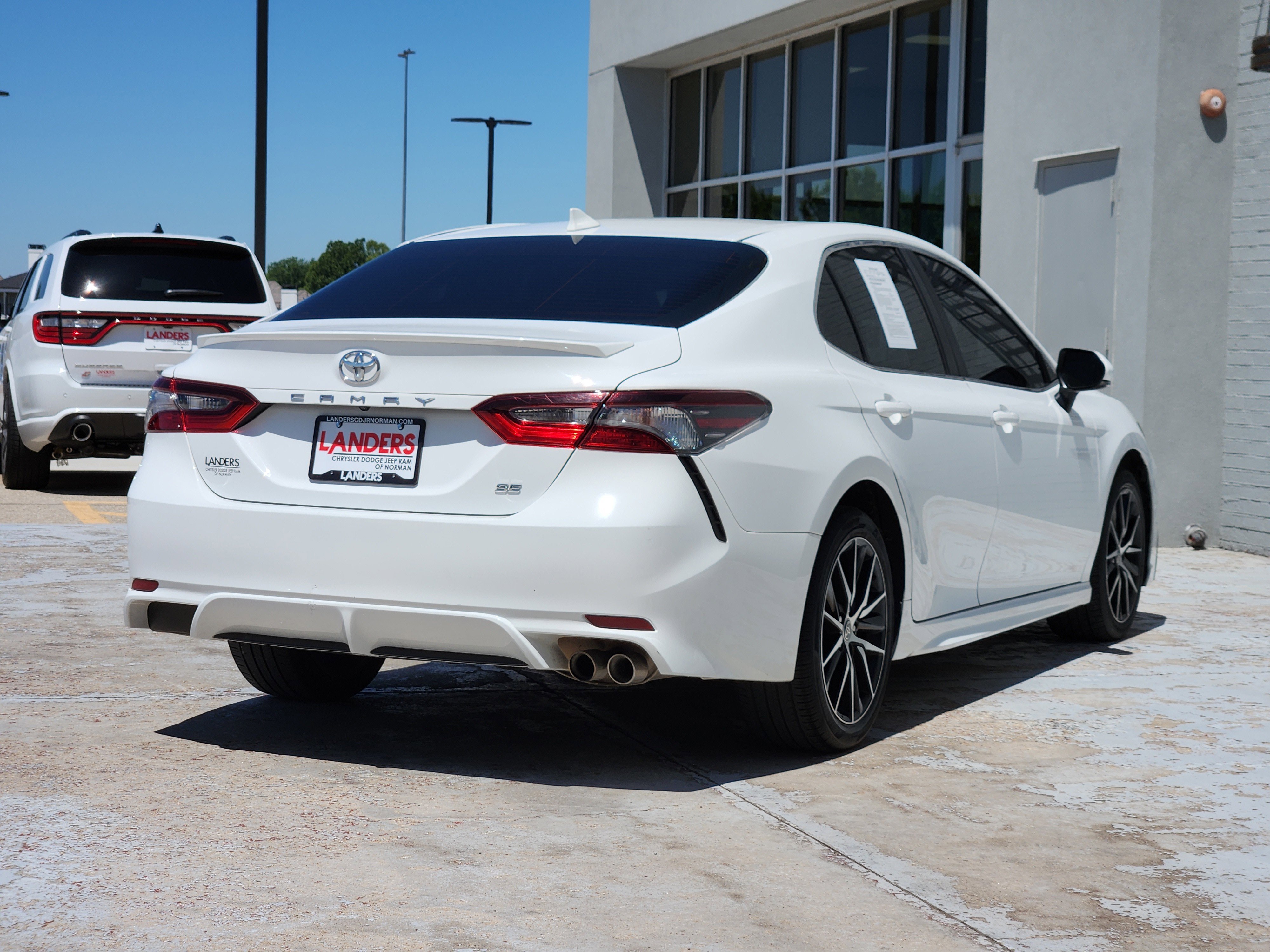 Used 2023 Ice Cap Toyota SE image 8