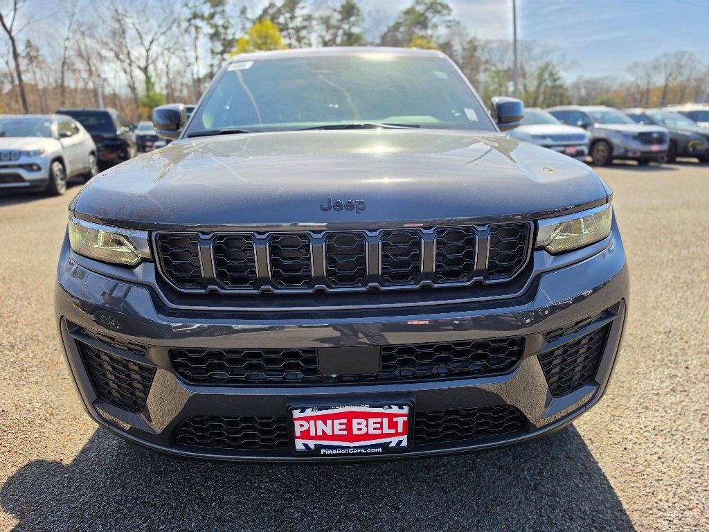 New 2026 Baltic Gray Metallic Clear-Coat Exterior Paint Jeep Laredo Altitude image 7