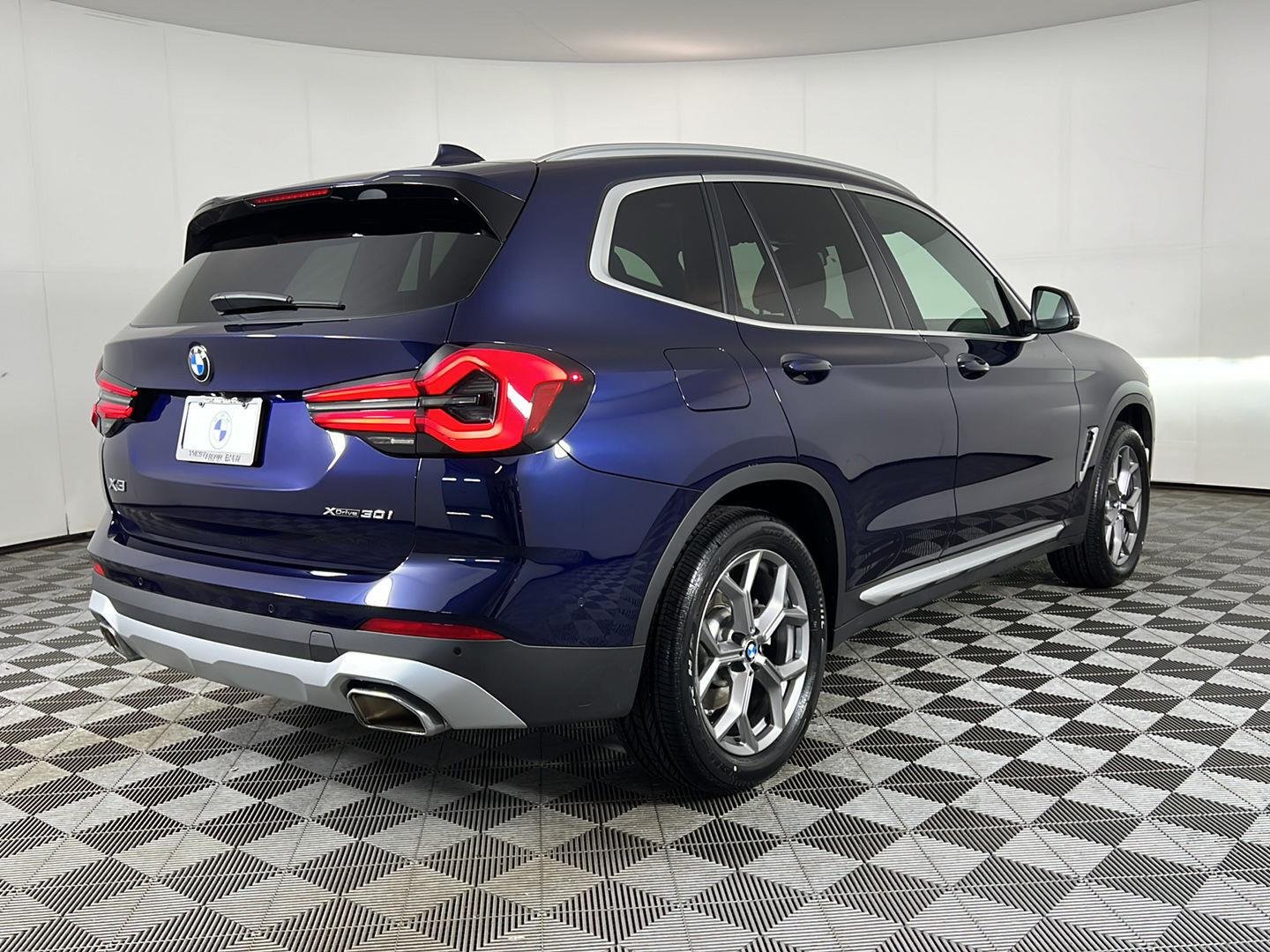 Certified Used 2024 Tanzanite Blue II Metallic BMW xDrive30i image 5