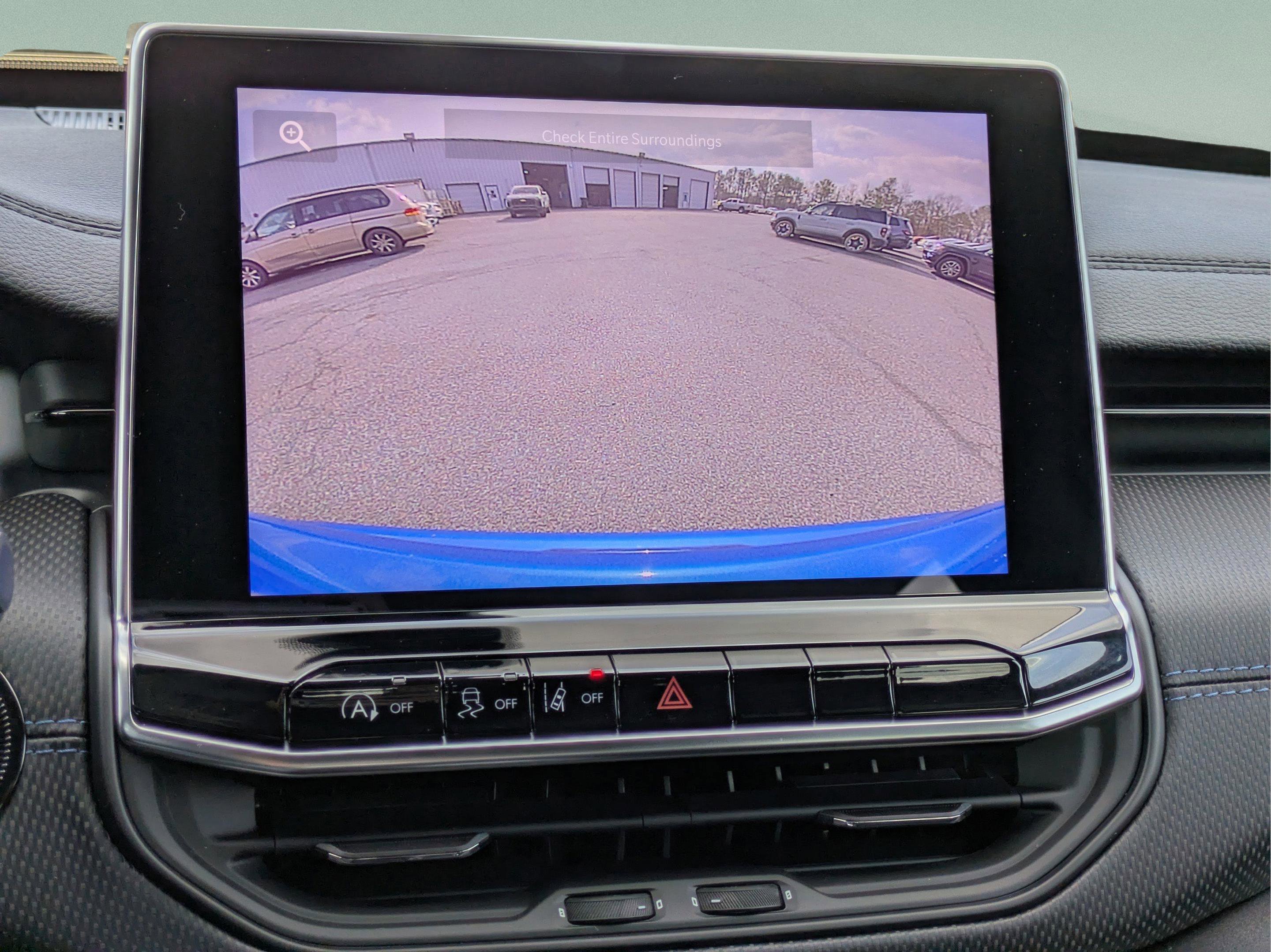 New 2026 Hydro Blue Pearlcoat Jeep Latitude Altitude image 22