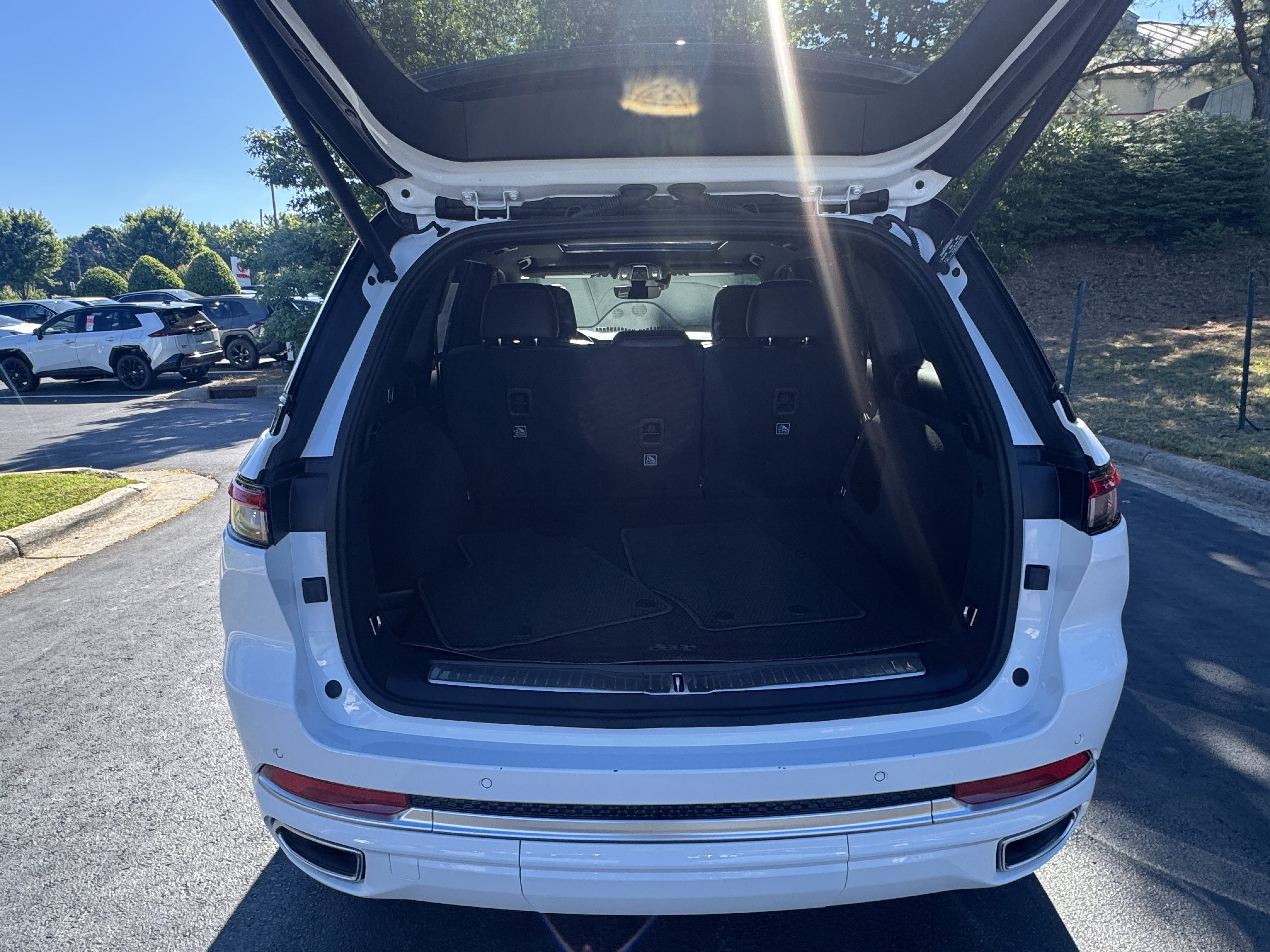 Used 2025 Bright White Clearcoat Jeep Summit image 22