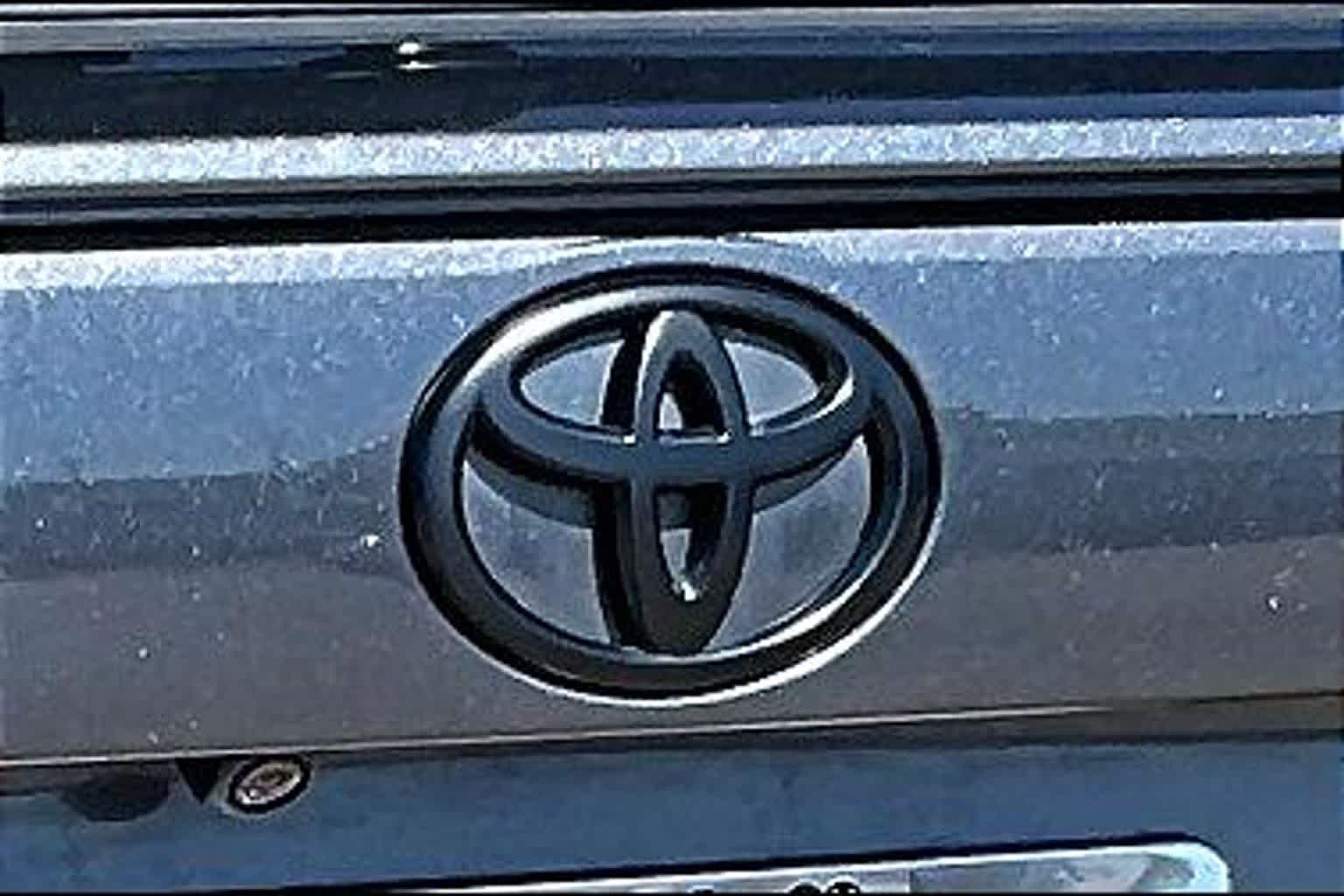 Used 2022 Magnetic Gray Metallic Toyota LE image 27