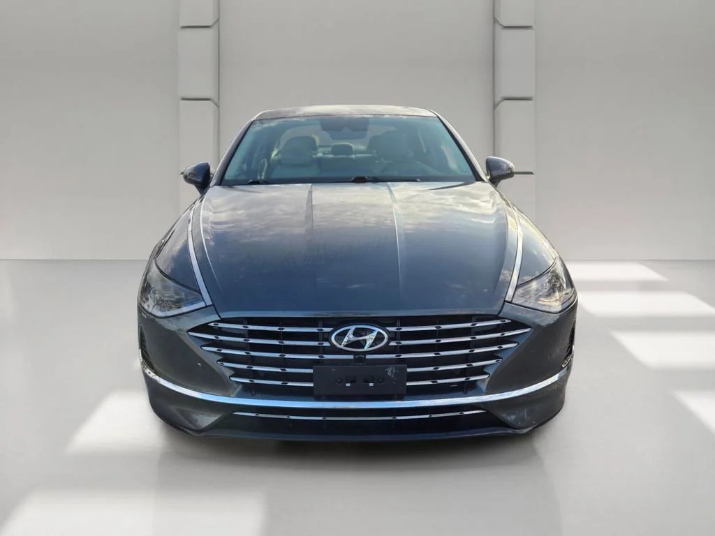 Used 2022 Portofino Gray Hyundai Limited image 3