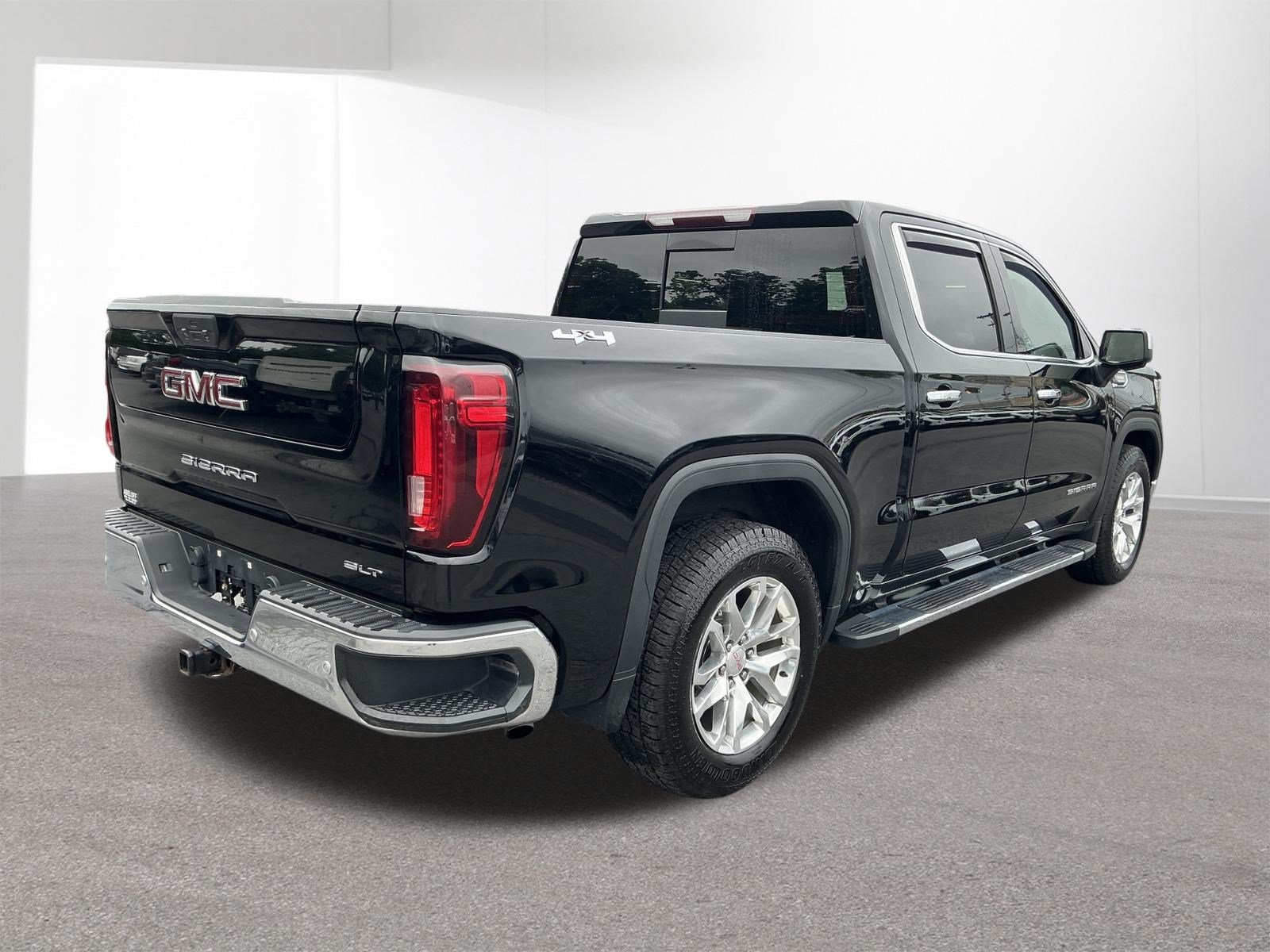 Used 2021 Onyx Black GMC SLT image 3