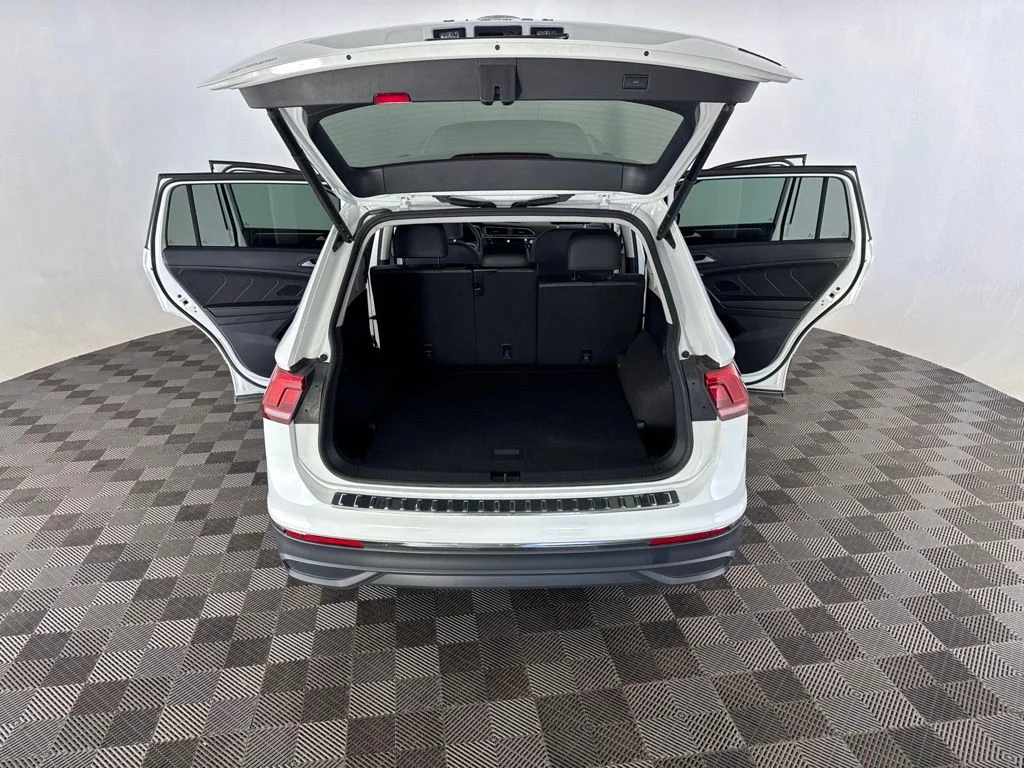 Used 2024 Gray Volkswagen 2.0T Wolfsburg Edition image 17