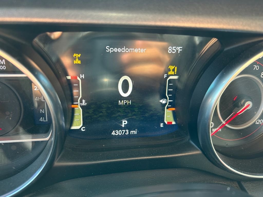 Used 2022 Silver Jeep Mojave image 10