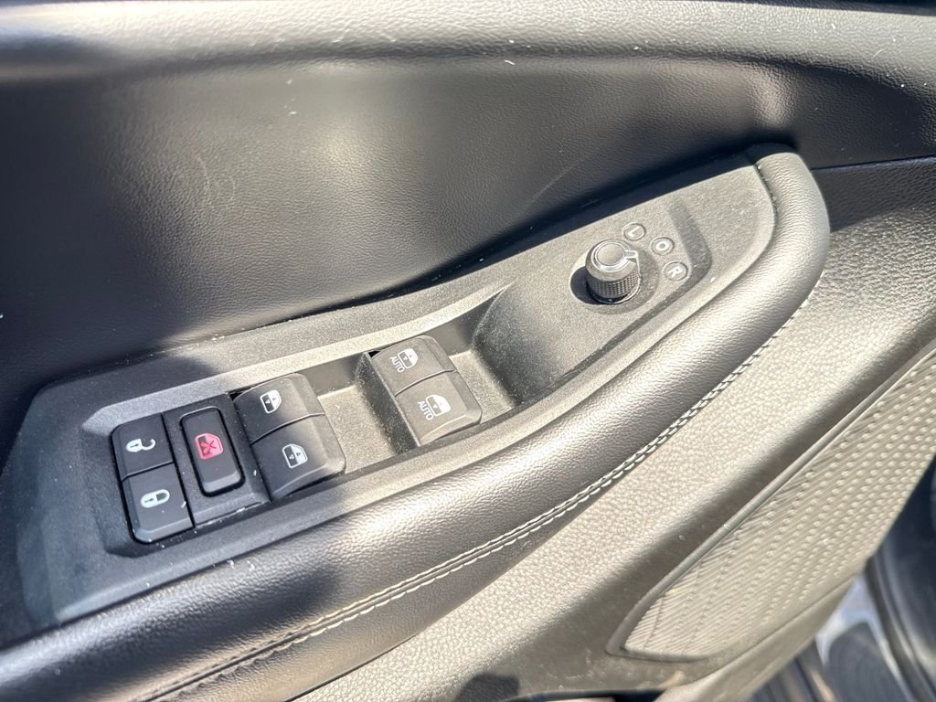 Used 2023 Gray Jeep Altitude X image 12