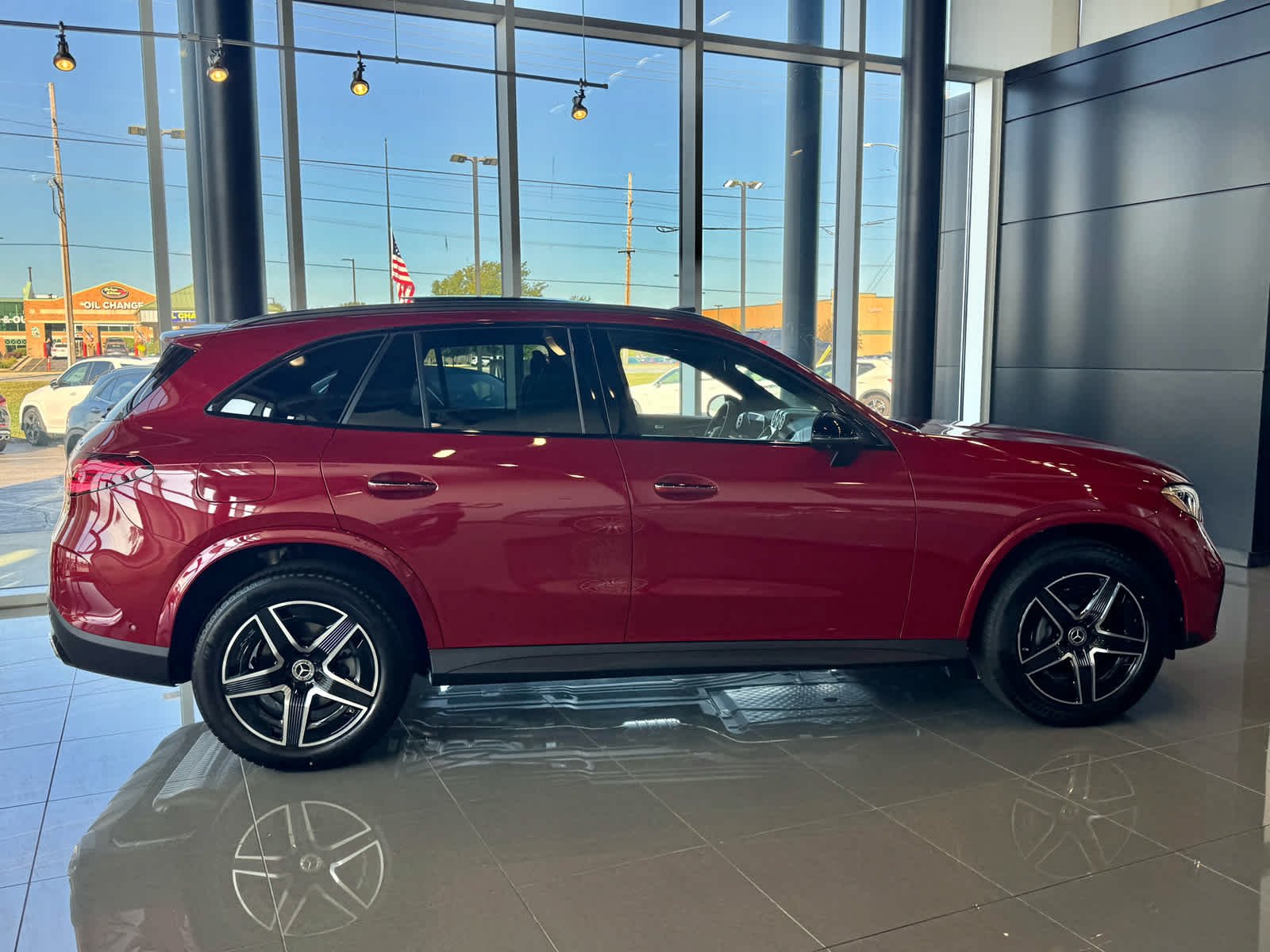 New 2027 MANUFAKTUR Patagonia Red Metallic Mercedes-Benz GLC 300 image 8