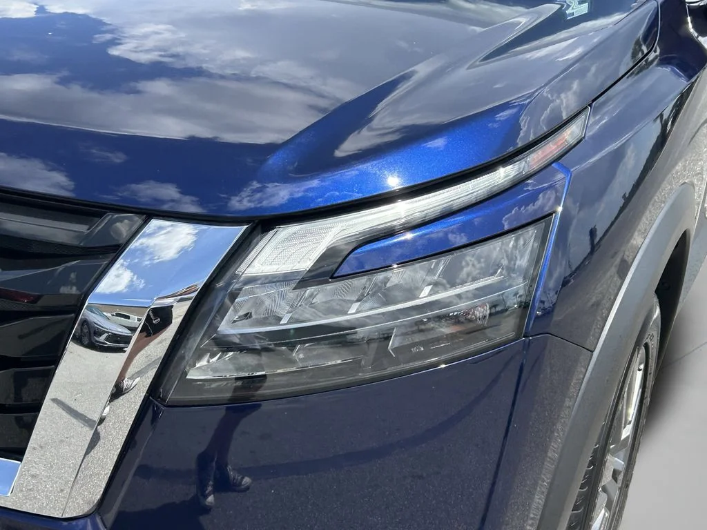 Used 2025 Blue Nissan SV image 13