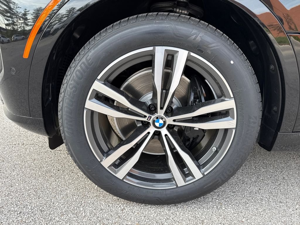 New 2026 Black BMW xDrive40i image 9
