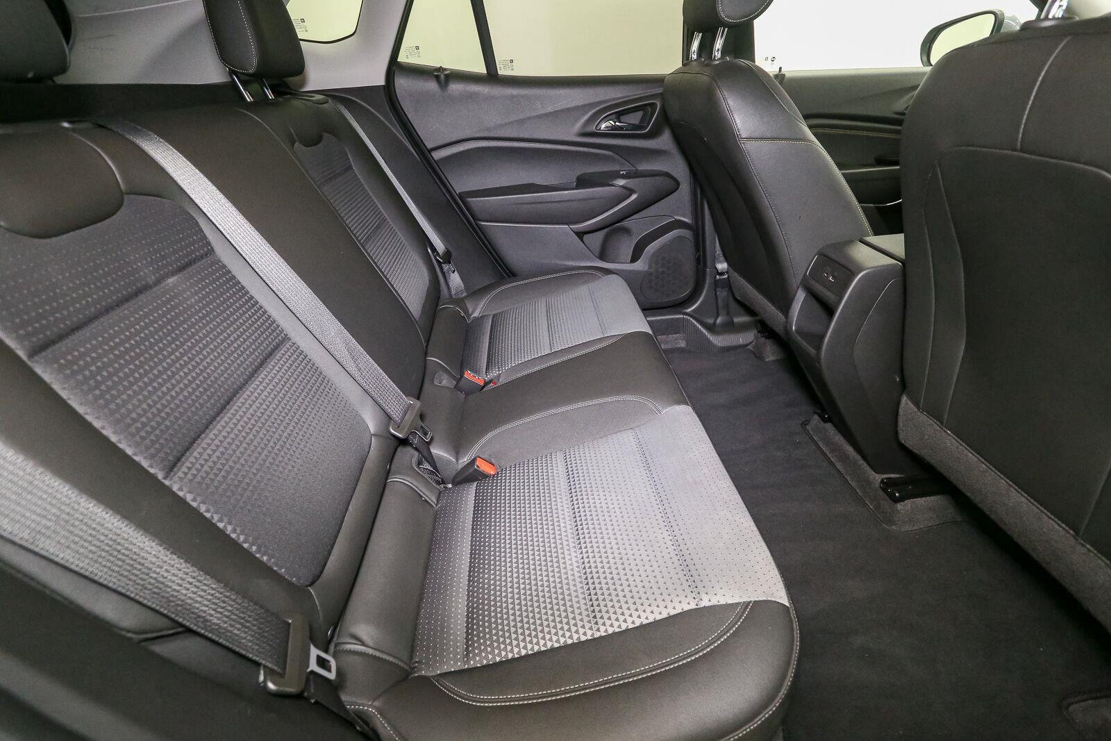 Used 2025 Sterling Gray Metallic Chevrolet LT image 19