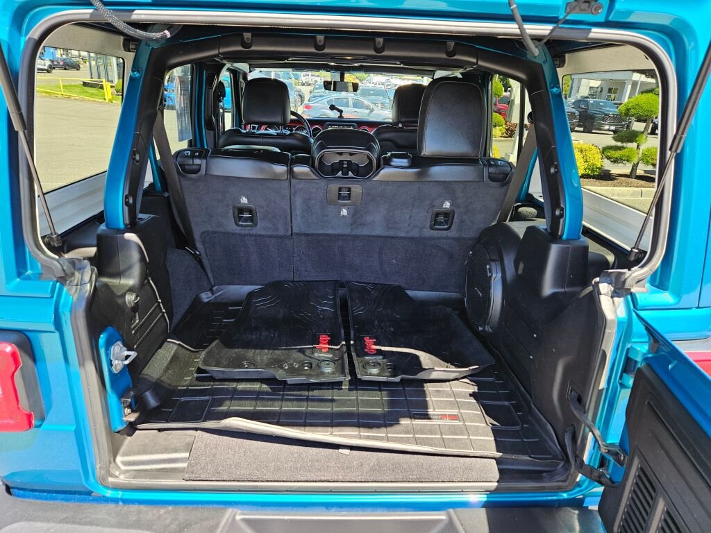 Used 2020 Bikini Pearl Coat Jeep Unlimited Rubicon image 13