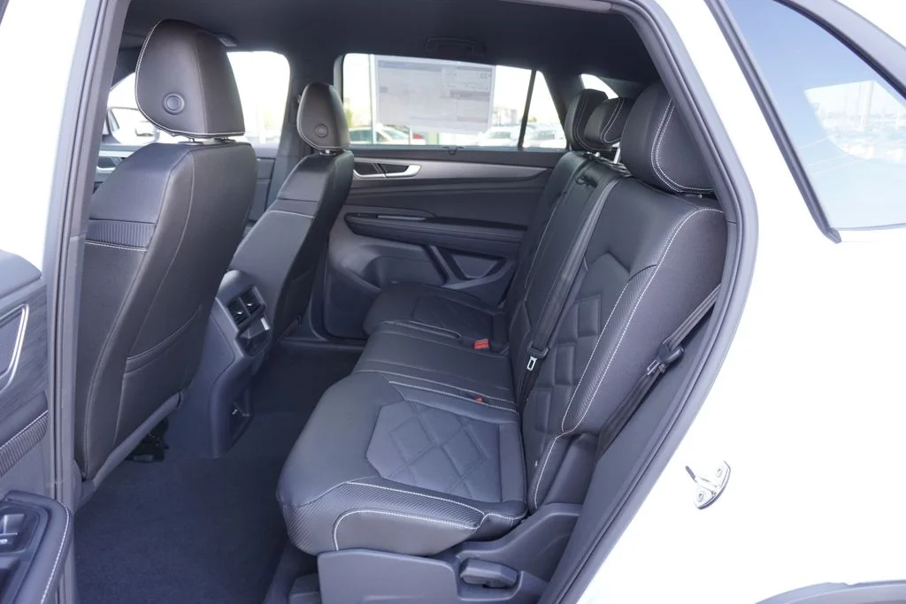 New 2026 White/off-white Volkswagen 2.0T SE w/Technology image 12