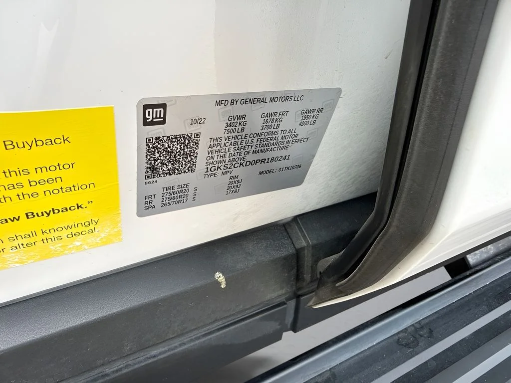 Used 2023 White GMC AT4 image 43