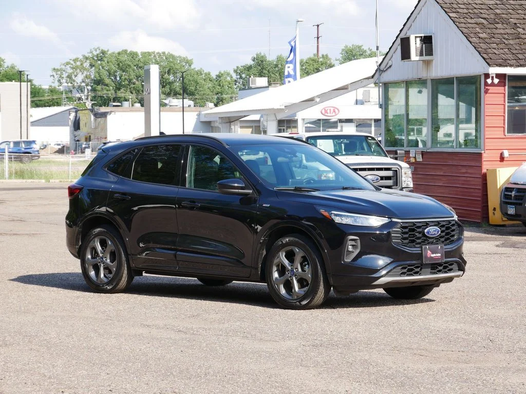 2023 Ford Escape ST-Line Select AWD 2.0L's photo