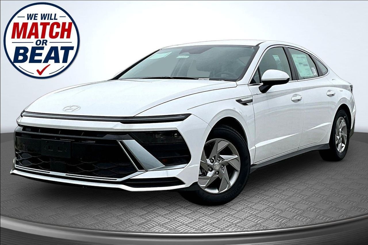 New 2026 White Hyundai SE image 18