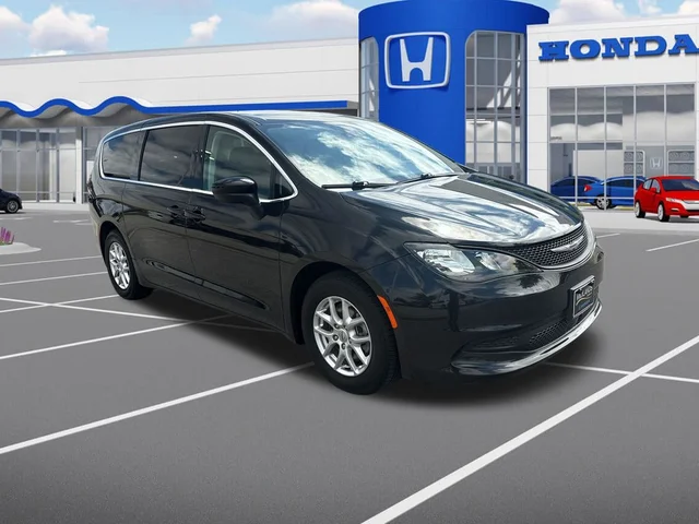 2023 Chrysler Voyager LX