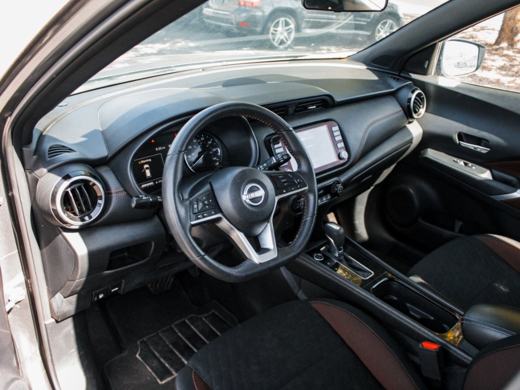 Used 2024 Boulder Gray Pearl Nissan SR image 8
