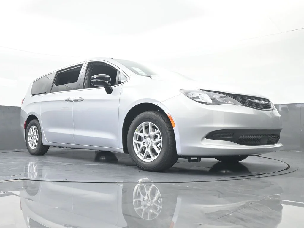 2026 Chrysler Voyager LX - Photo 59