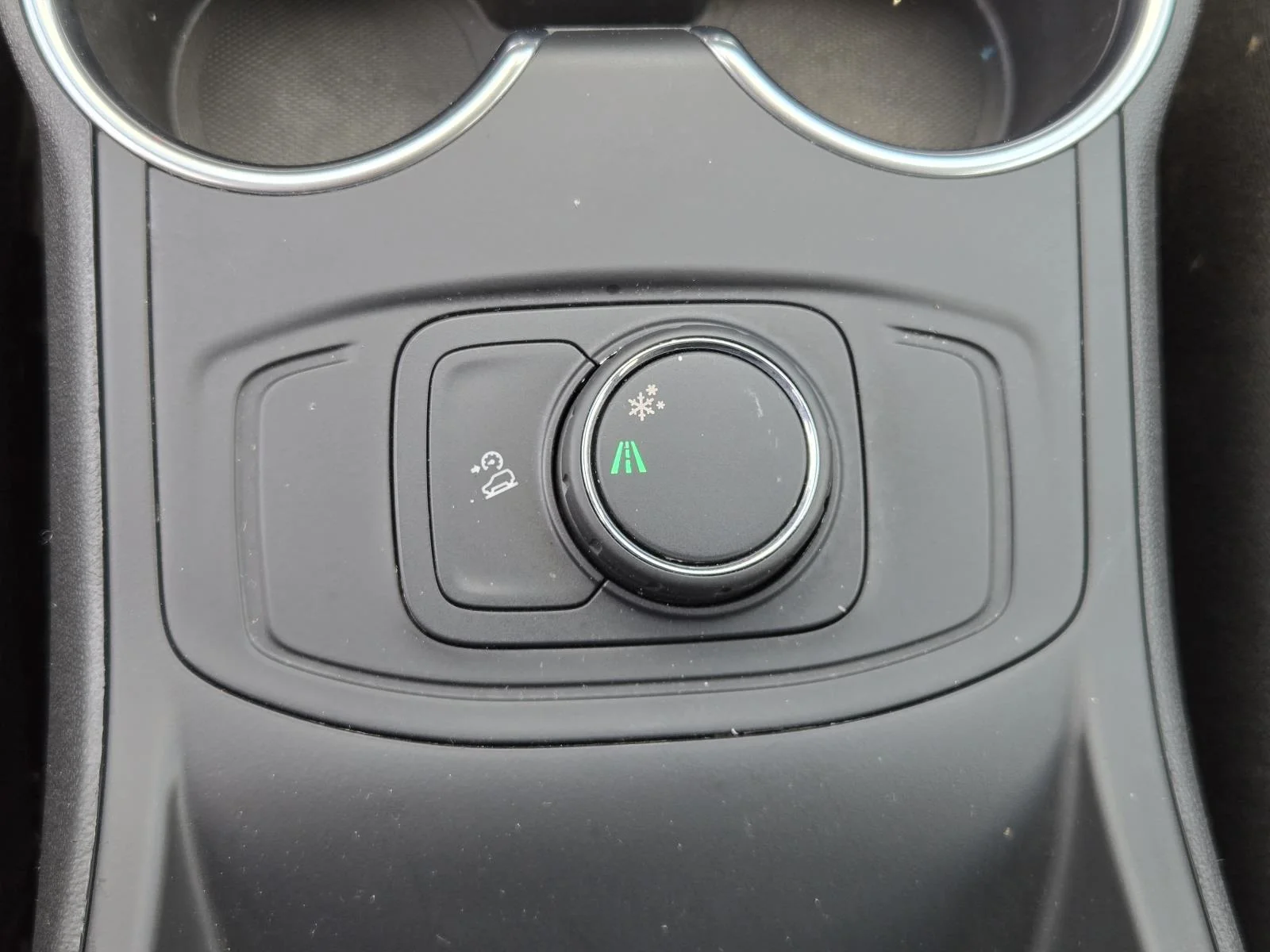 Used 2019 Ebony Twilight Metallic GMC FWD 4dr SLE image 14