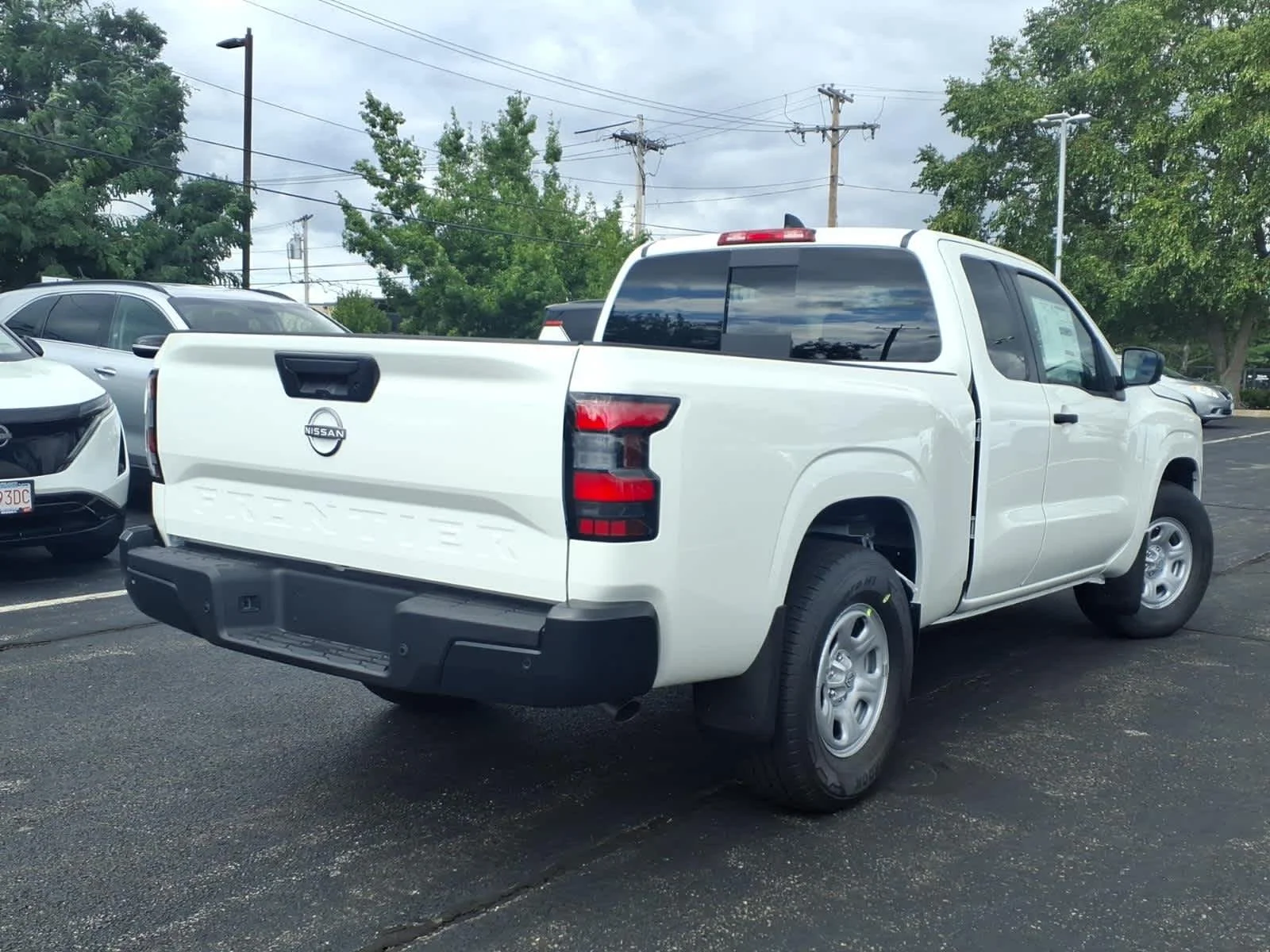 New 2026 Glacier White Nissan S image 3