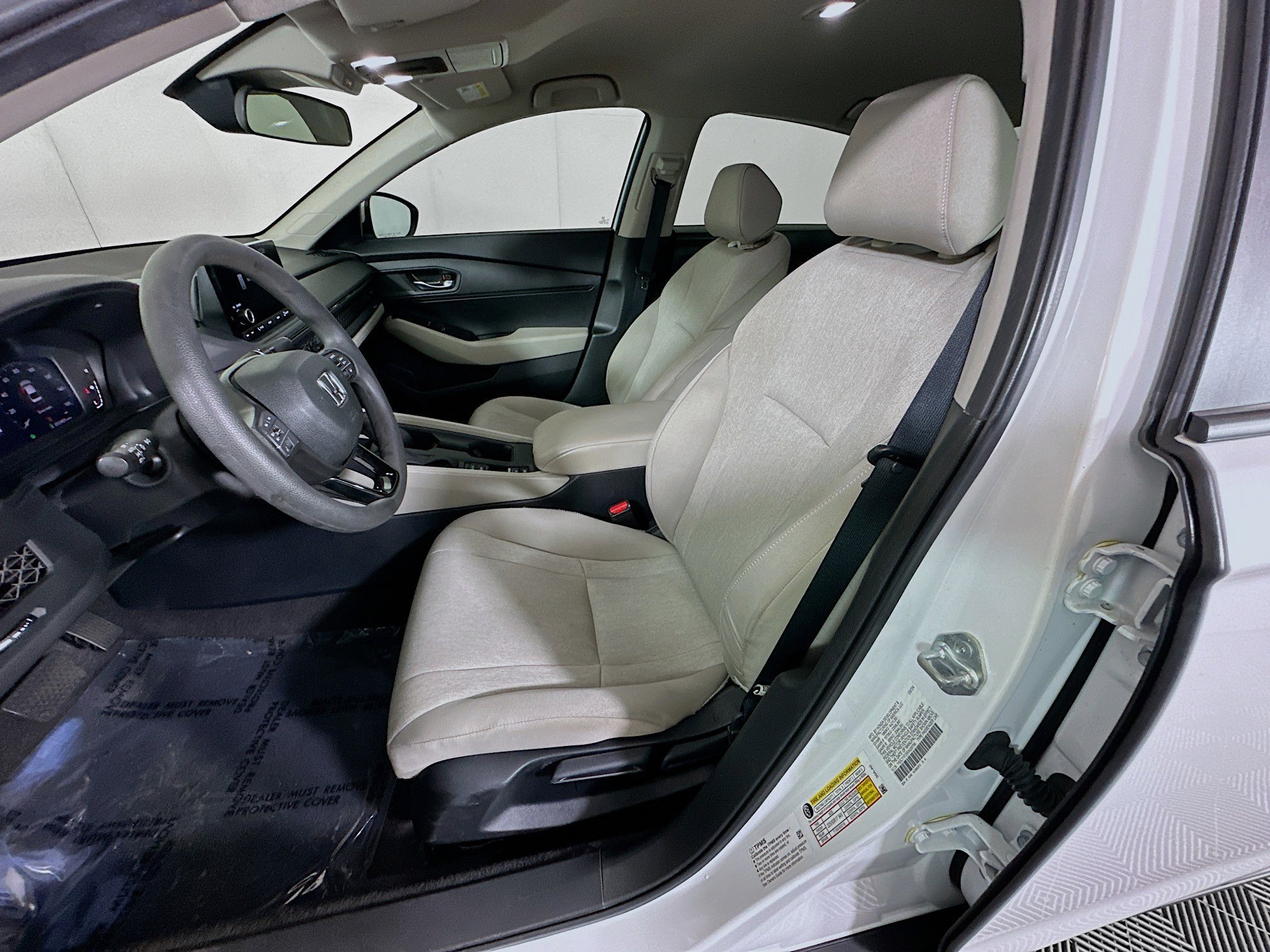 Used 2024 White Honda LX image 11