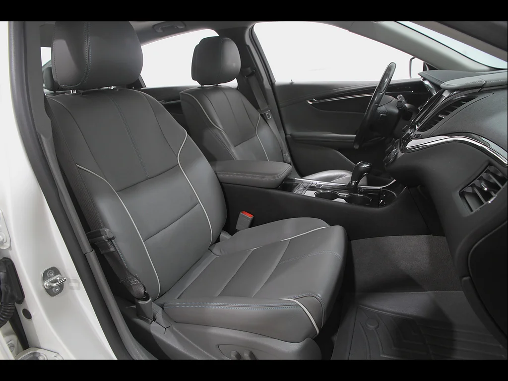Used 2014 White Diamond Tricoat Chevrolet LTZ image 17