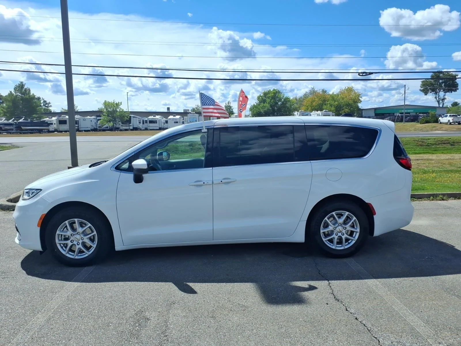 Used 2023 Bright White Clearcoat Chrysler Touring L image 7