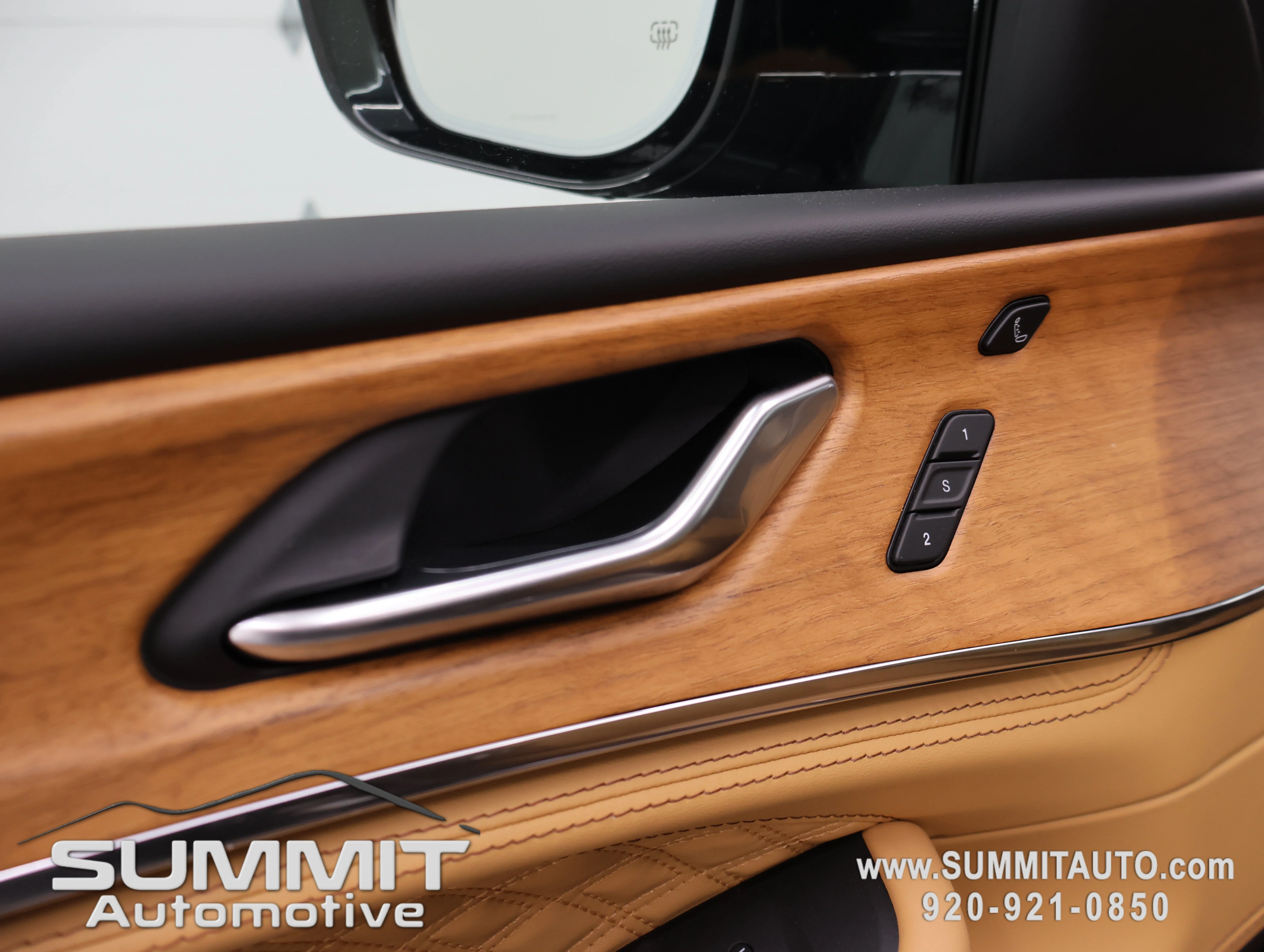 New 2026 Diamond Black Crystal Pearl-Coat Exterior Paint Jeep Summit image 51