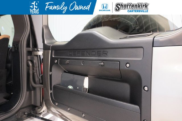 Used 2025  Land Rover S image 38