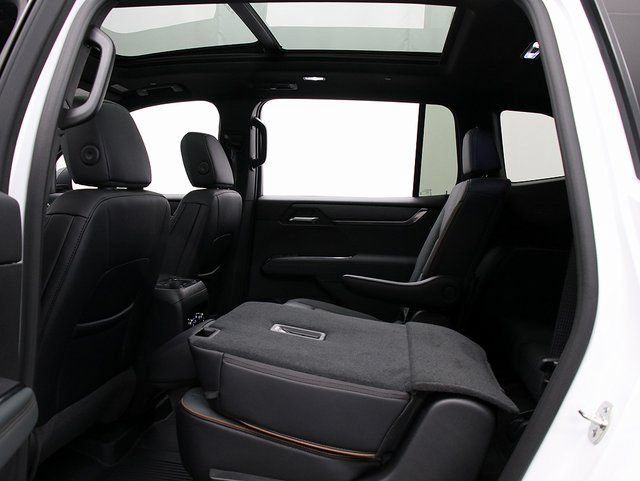 2026 GMC Acadia AT4 - Photo 14