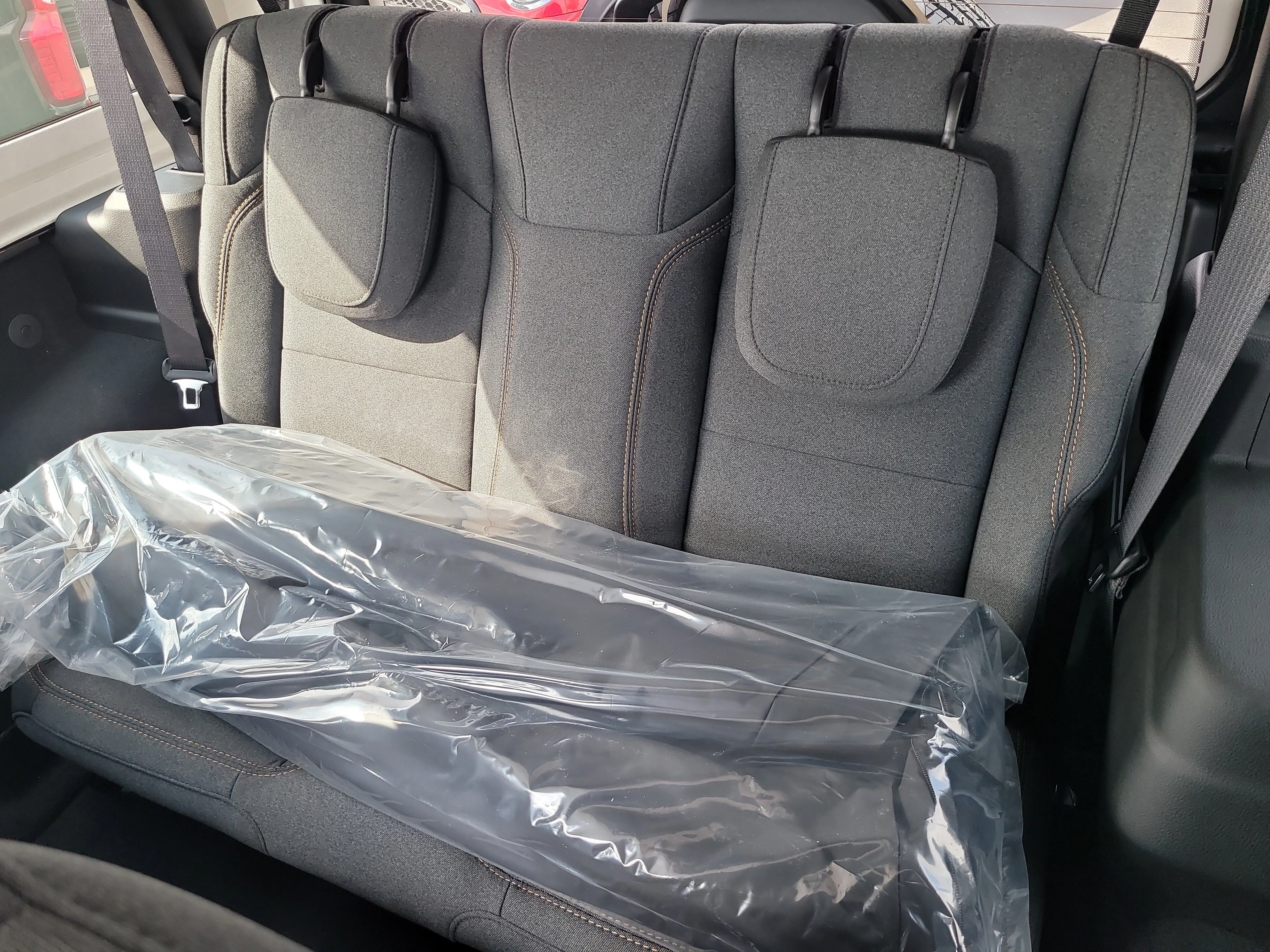 New 2026 Granite Crystal Metallic Clearcoat Jeep Sport S image 14