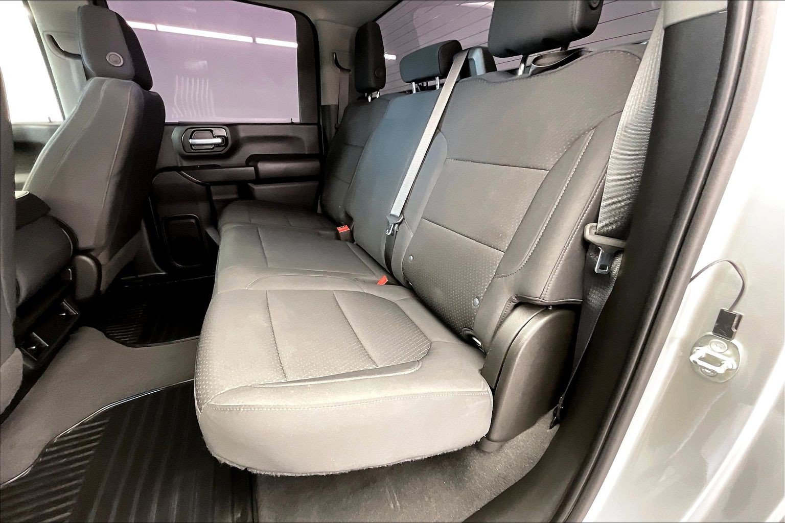 Used 2022 SILVER ICE METALLIC Chevrolet Custom image 19