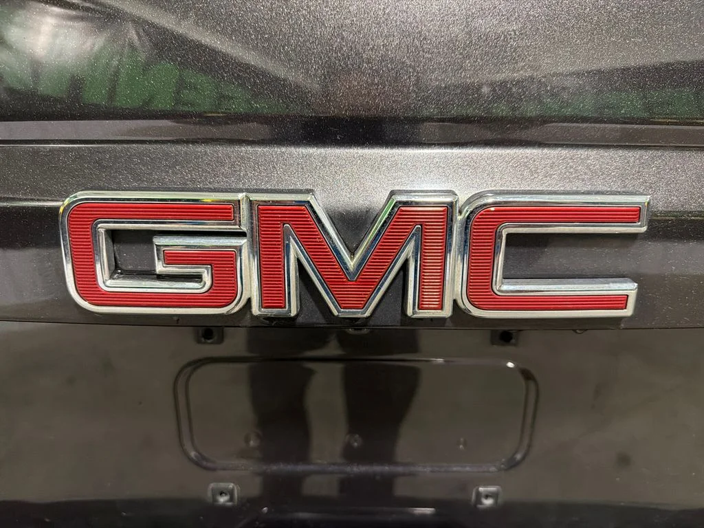 Used 2015 Iridium Metallic GMC SLE image 8