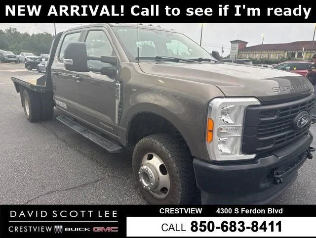 Used 2023 Stone Gray Ford XL image 1
