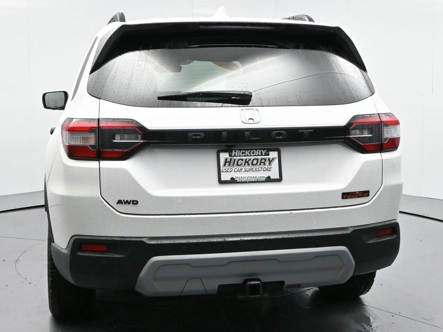 Used 2024 Platinum White Pearl Honda TrailSport image 6
