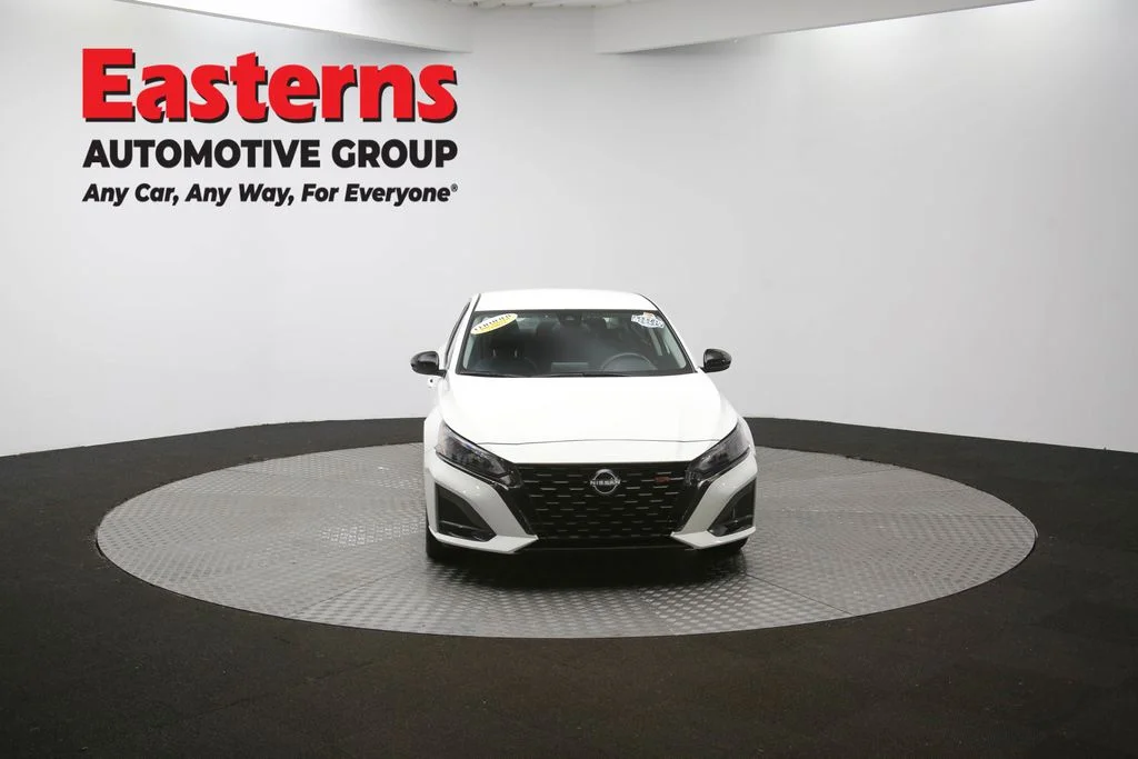 Used 2023 White Nissan 2.5 SR image 50