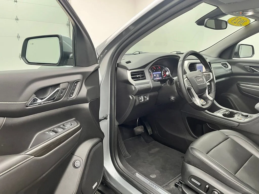 Used 2023 Silver GMC SLT image 18