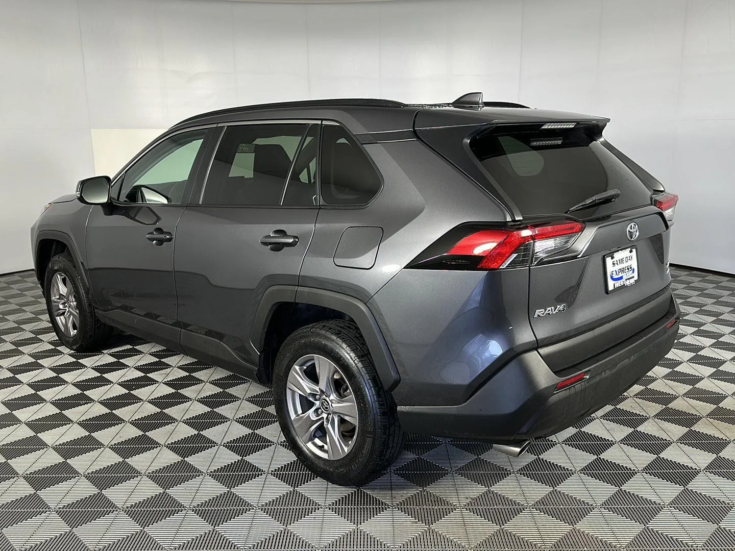 Used 2022 Magnetic Gray Metallic Toyota XLE image 23