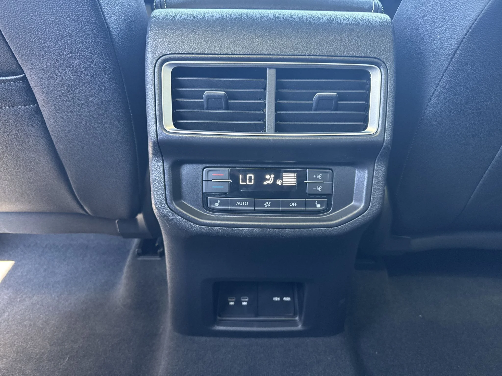 Used 2025 Silver Mist Metallic Volkswagen 2.0T SEL image 27