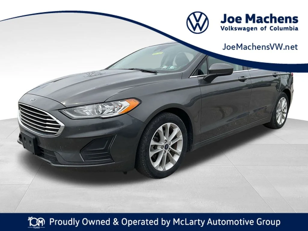 2020 Ford Fusion SE's photo