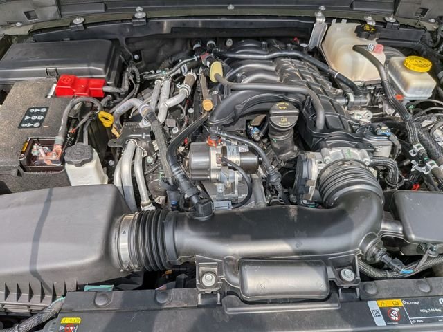 Used 2023 Green Jeep Sport S image 33