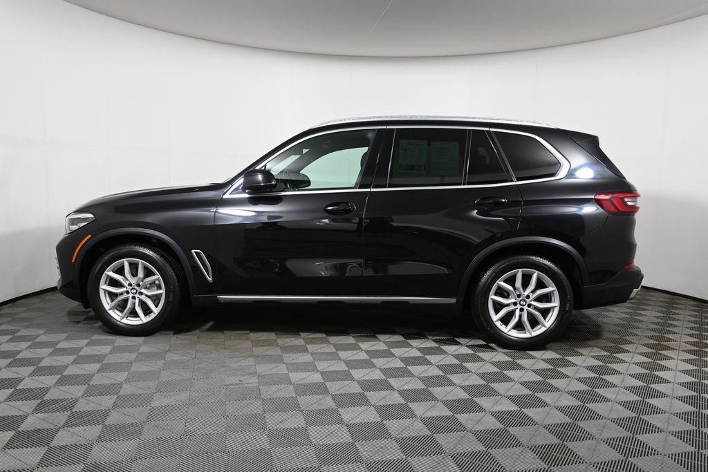Used 2023 Black BMW xDrive40i image 2