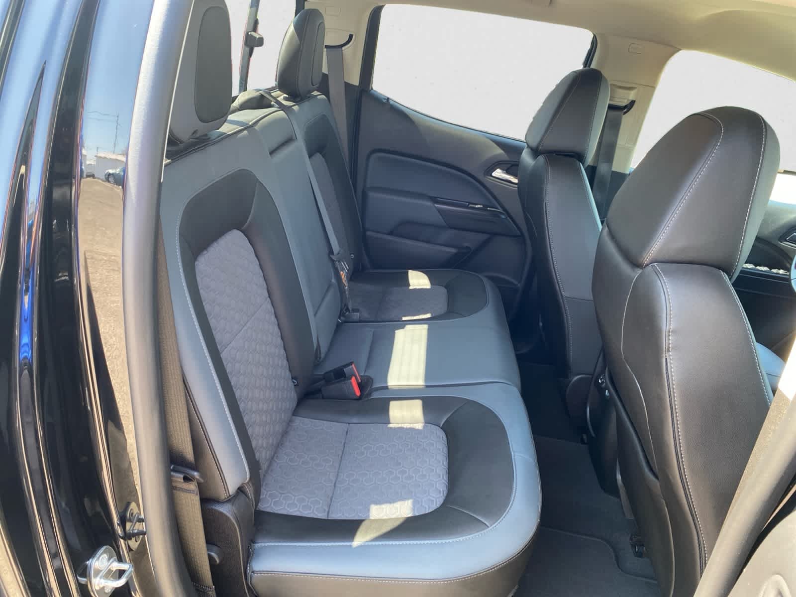 Used 2019 BLACK Chevrolet 4WD Z71 image 22