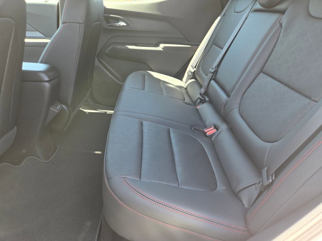 2027 Chevrolet Bolt RS - Photo 7