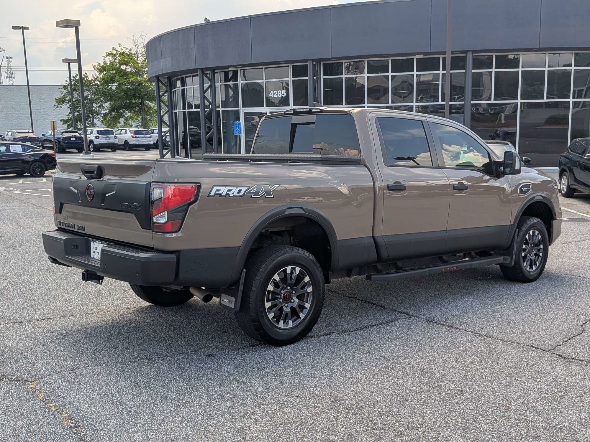 Used 2023  Nissan PRO-4X image 3