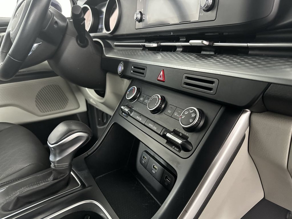Used 2023 Blue Kia LX Seat Package image 16