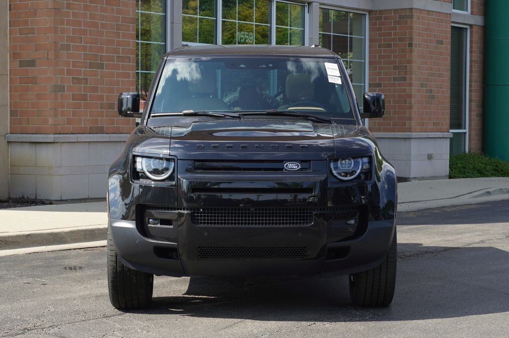 New 2026 Santorini Black Land Rover S image 4
